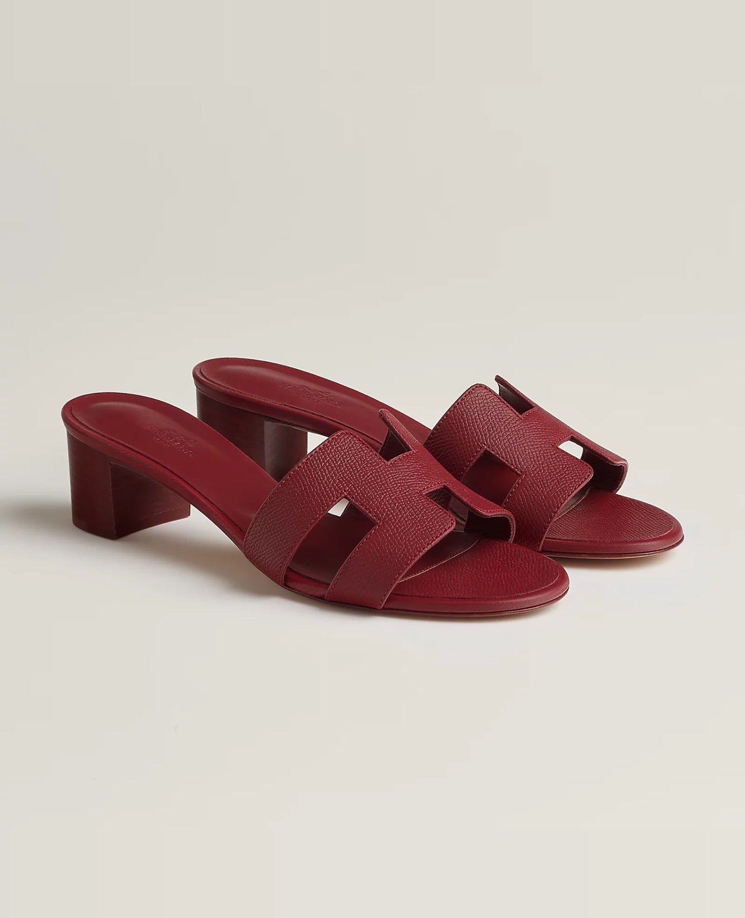 Hermès Oasis sandal Rouge H