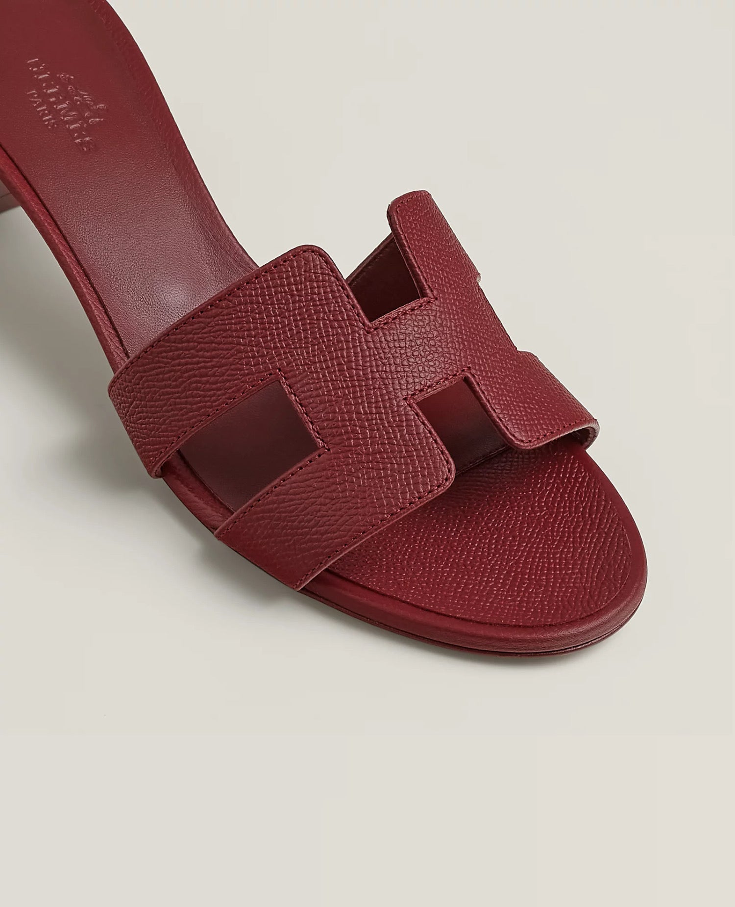 Hermès Oasis sandal Rouge H