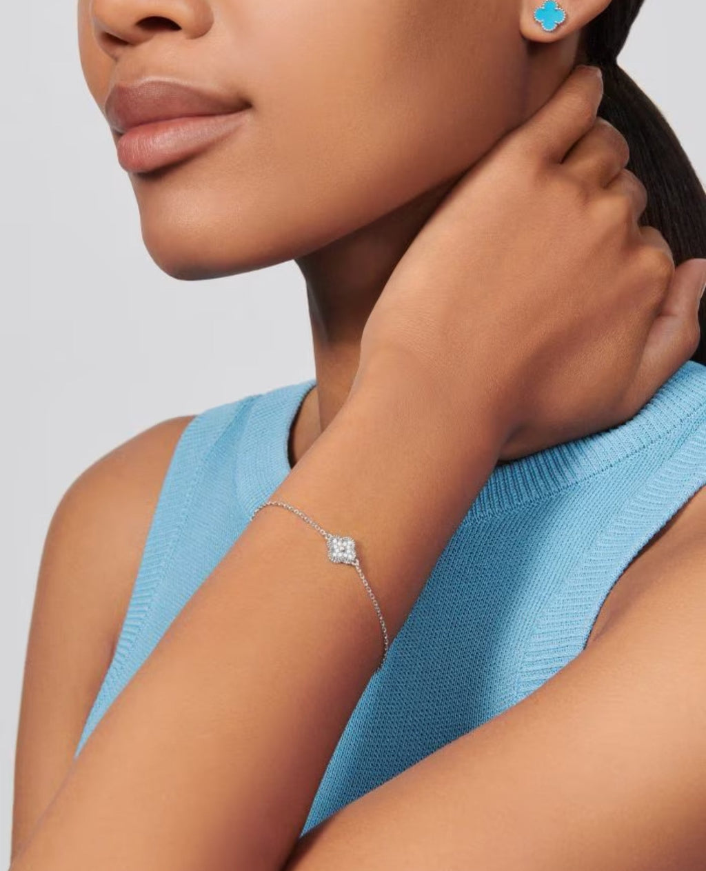 Van Cleef Sweet Alhambra bracelet, 1 motif, white gold, Diamond