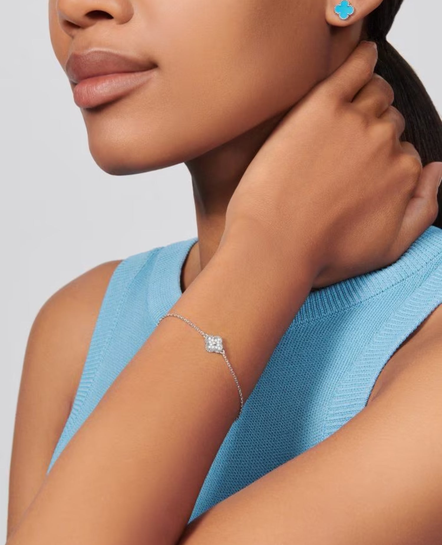 Van Cleef Sweet Alhambra bracelet, 1 motif, white gold, Diamond