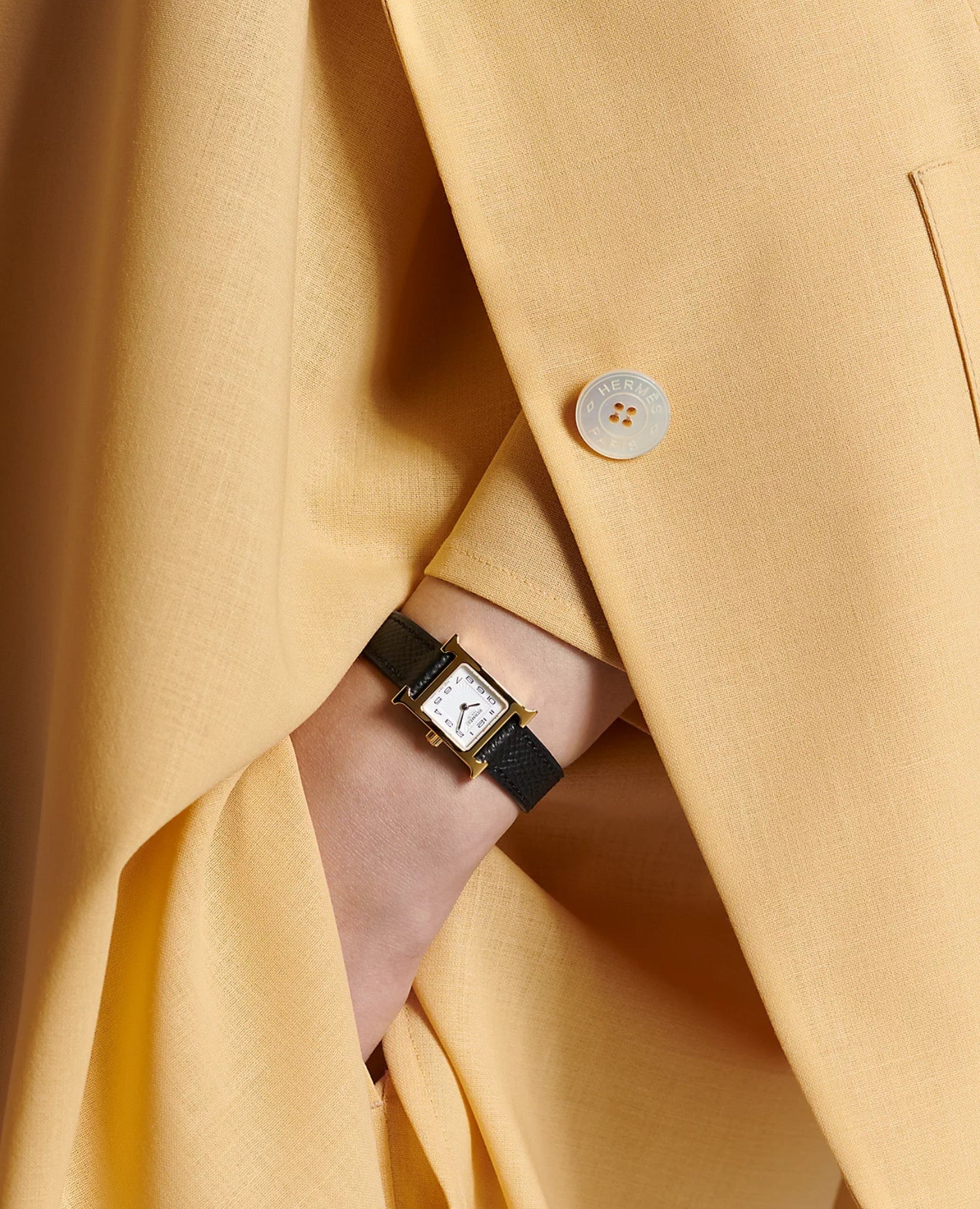 Hermès Heure H watch, Mini model, 21 mm, Yellow gold-plated steel, Black Epsom