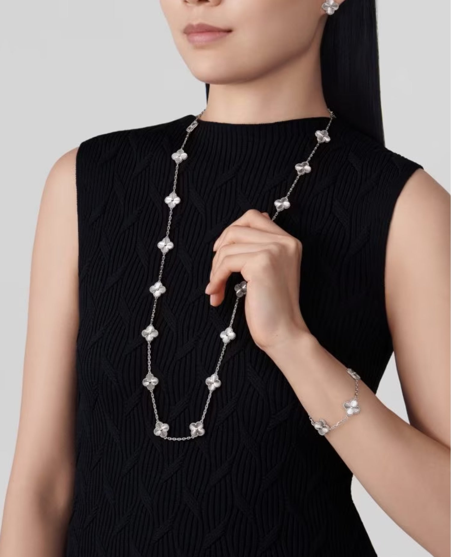 Van Cleef Vintage Alhambra long necklace, 20 motifs,  white gold