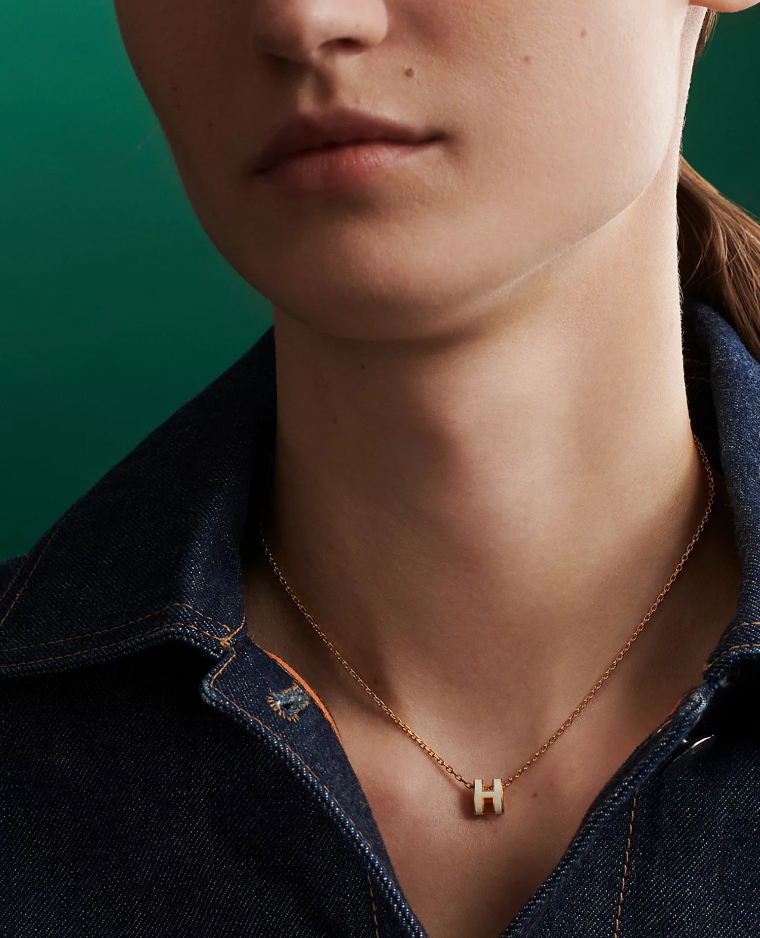 Hermès Mini Pop H Pendant Yellow Gold Blanc