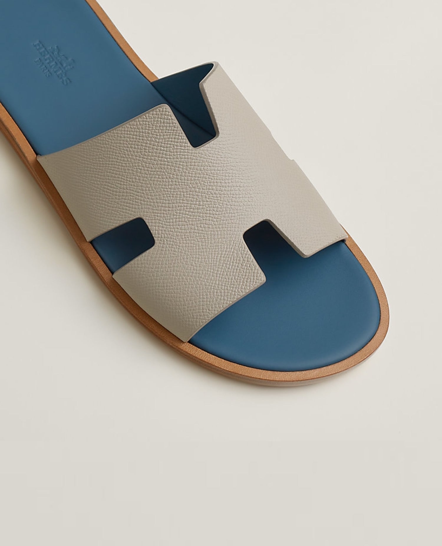 Hermès Izmir Sandal Beige Esquisse / Bleu Turquin
