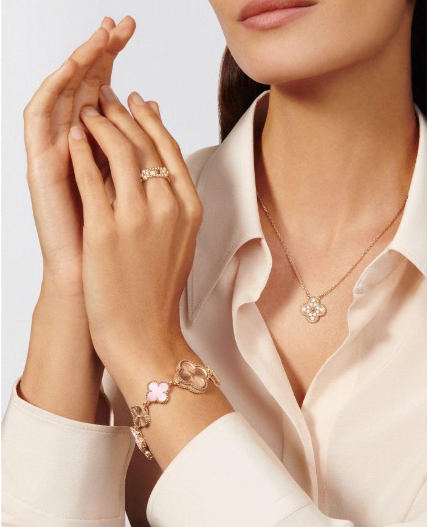 Van Cleef Vintage Alhambra pendant, Rose Gold, Diamond