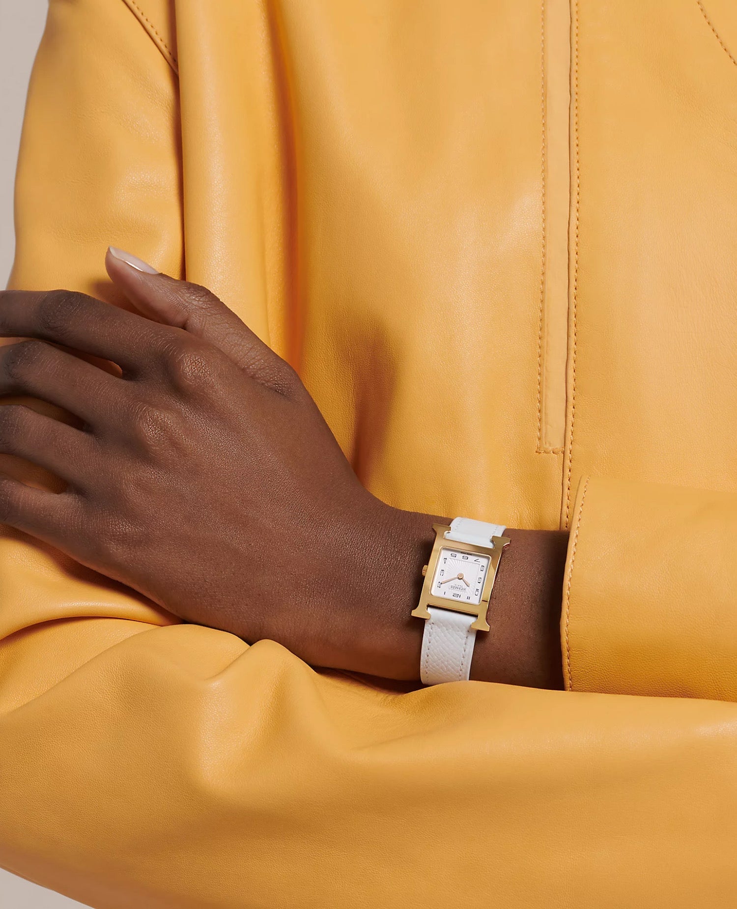 Hermès Heure H watch, Small model, 25 mm Yellow gold-plated steel, White Epsom