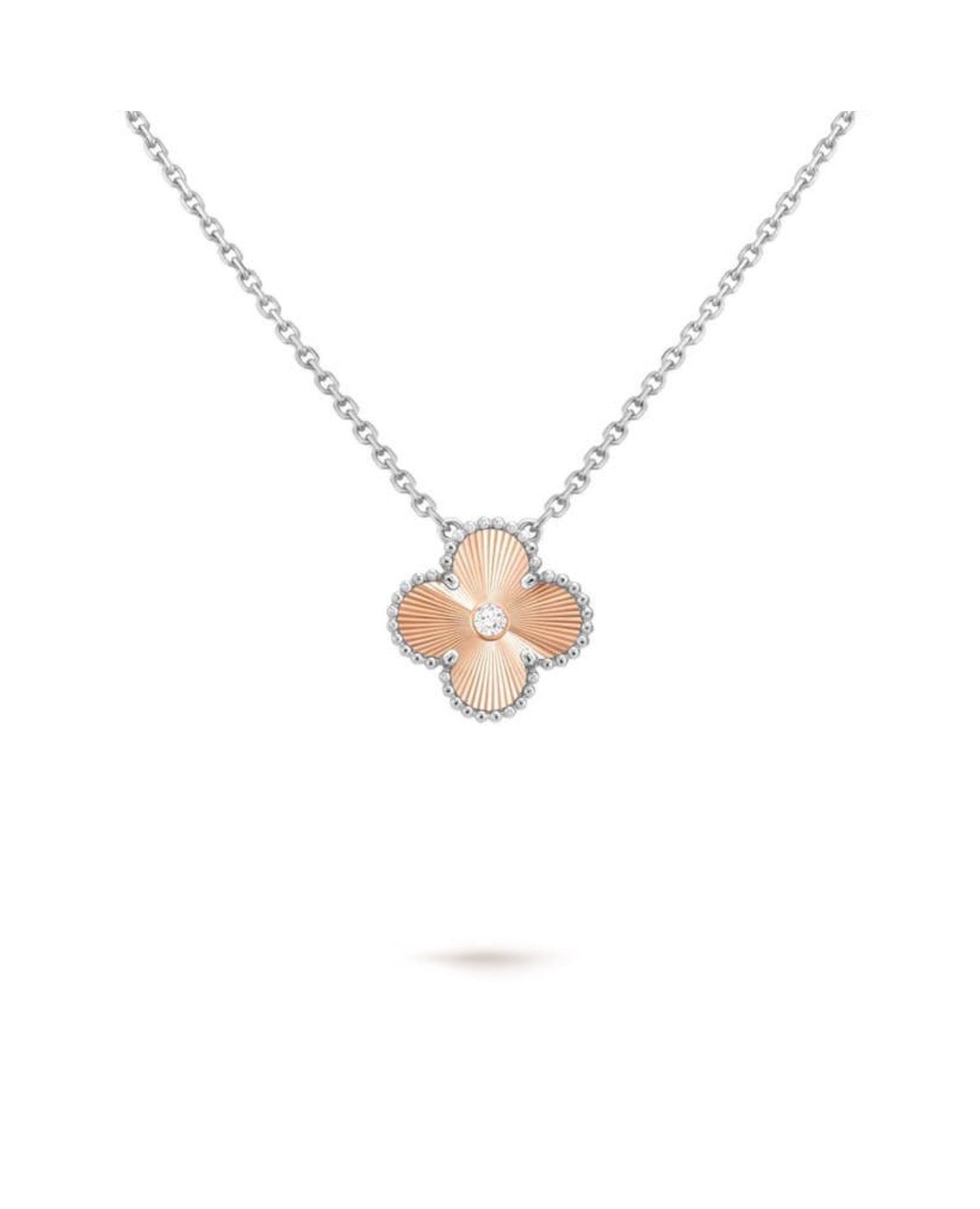 Van Cleef Holliday Alhambra Pendant 2024