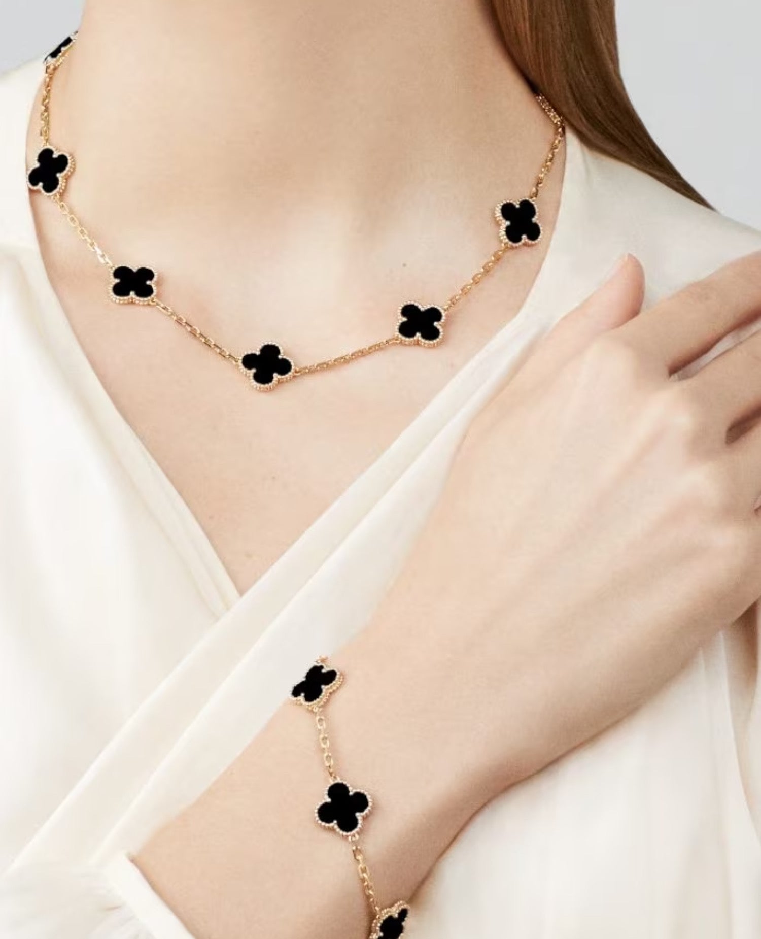 Van Cleef Vintage Alhambra necklace, 10 motifs, yellow gold, Onyx