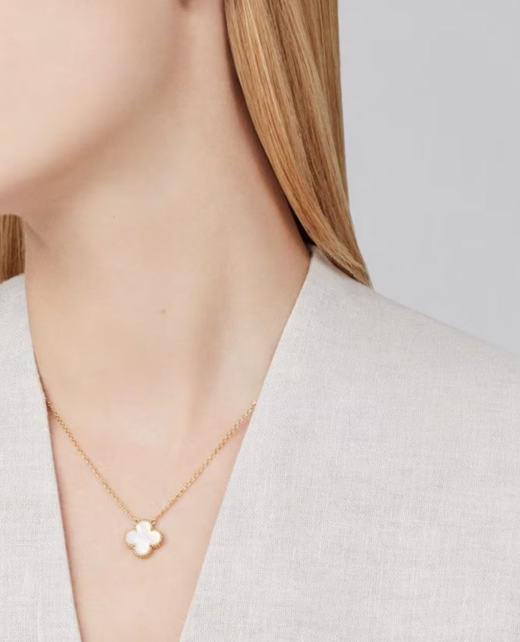 Van Cleef Vintage Alhambra pendant, yellow gold, Mother-of-pearl