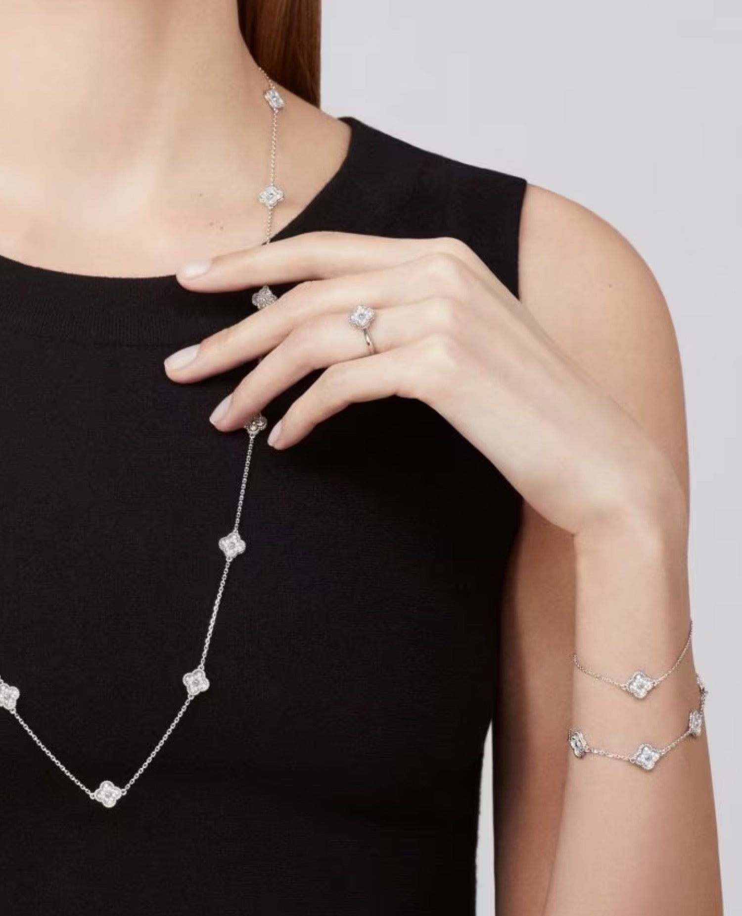 Van Cleef Sweet Alhambra bracelet, 6 motifs, white gold, Diamond